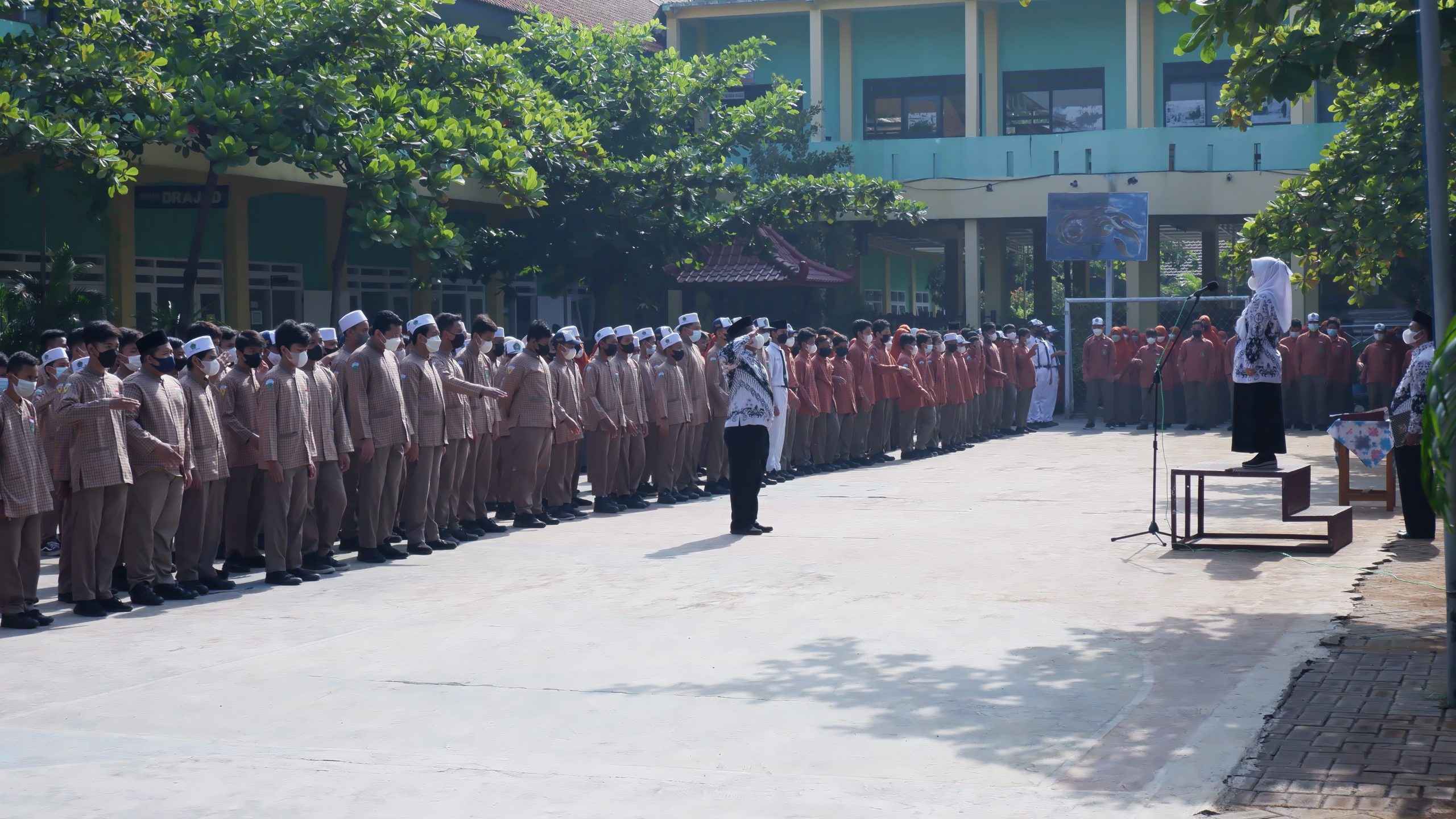 Momen HGN, Puluhan Pendidik dan Tenaga Kependidikan Terima Penghargaan