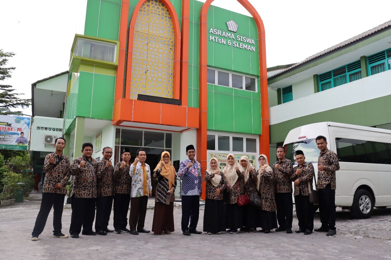 ATM pengelolaan Madrasah,  MTsN 1 Pasuruan Silaturrahmi ke MTsN 6 Sleman Yogjakarta
