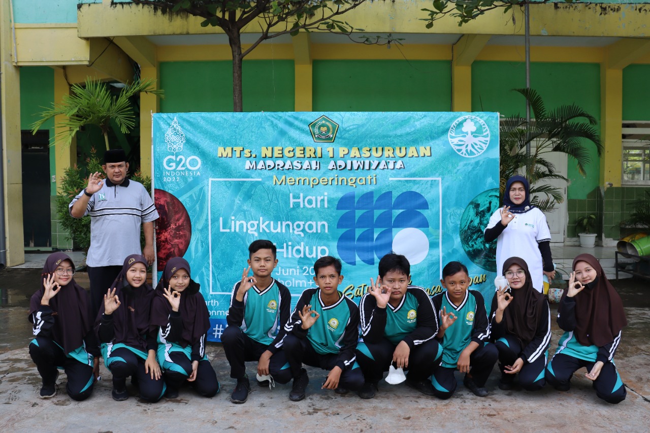 Kegiatan Memperingati Hari Lingkungan Hidup Sedunia di MTsN 1 Pasuruan