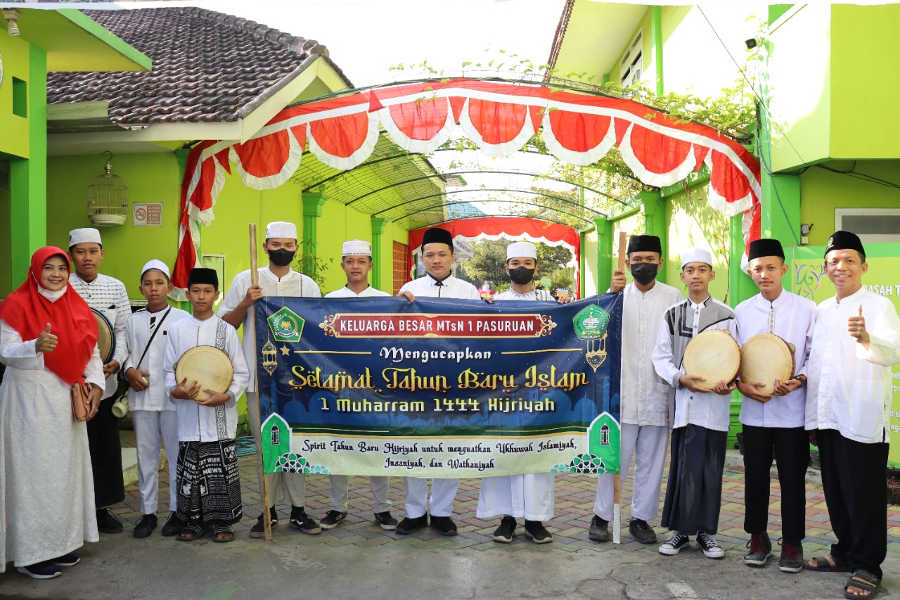 PAWAI TA'ARUF MTsN 1 PASURUAN DALAM MEMPERINGATI 1 MUHARRAM 1444 H