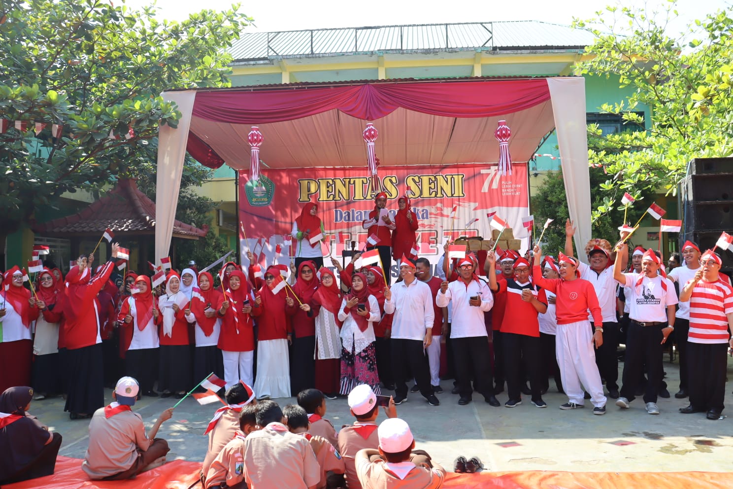 Puncak Peringatan HUT Kemerdekaan RI KE-77, MTsN 1 Pasuruan Gelar Pentas Seni