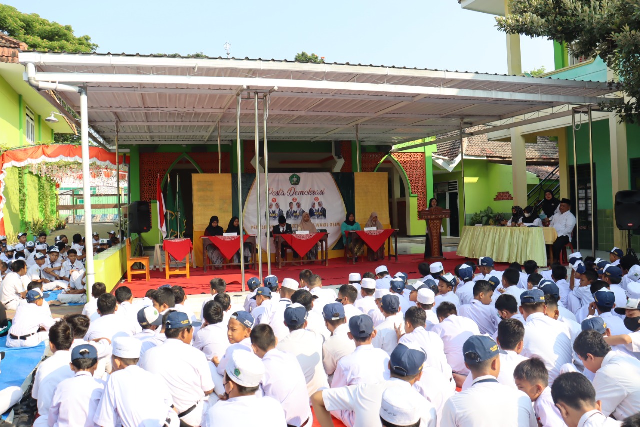 "Pesta Demokrasi" Pemilihan Ketua dan Wakil Ketua OSIM MTsN 1 Pasuruan Masa Bakti 2022-2023