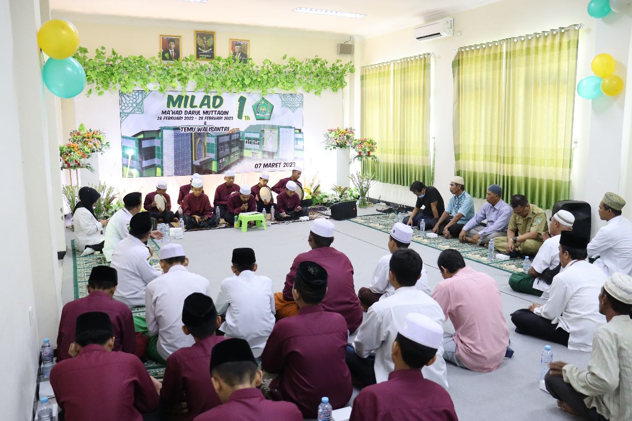 Santriwan santriwati Ma'had Darul Muttaqin Peringati Milad  Ke -  1