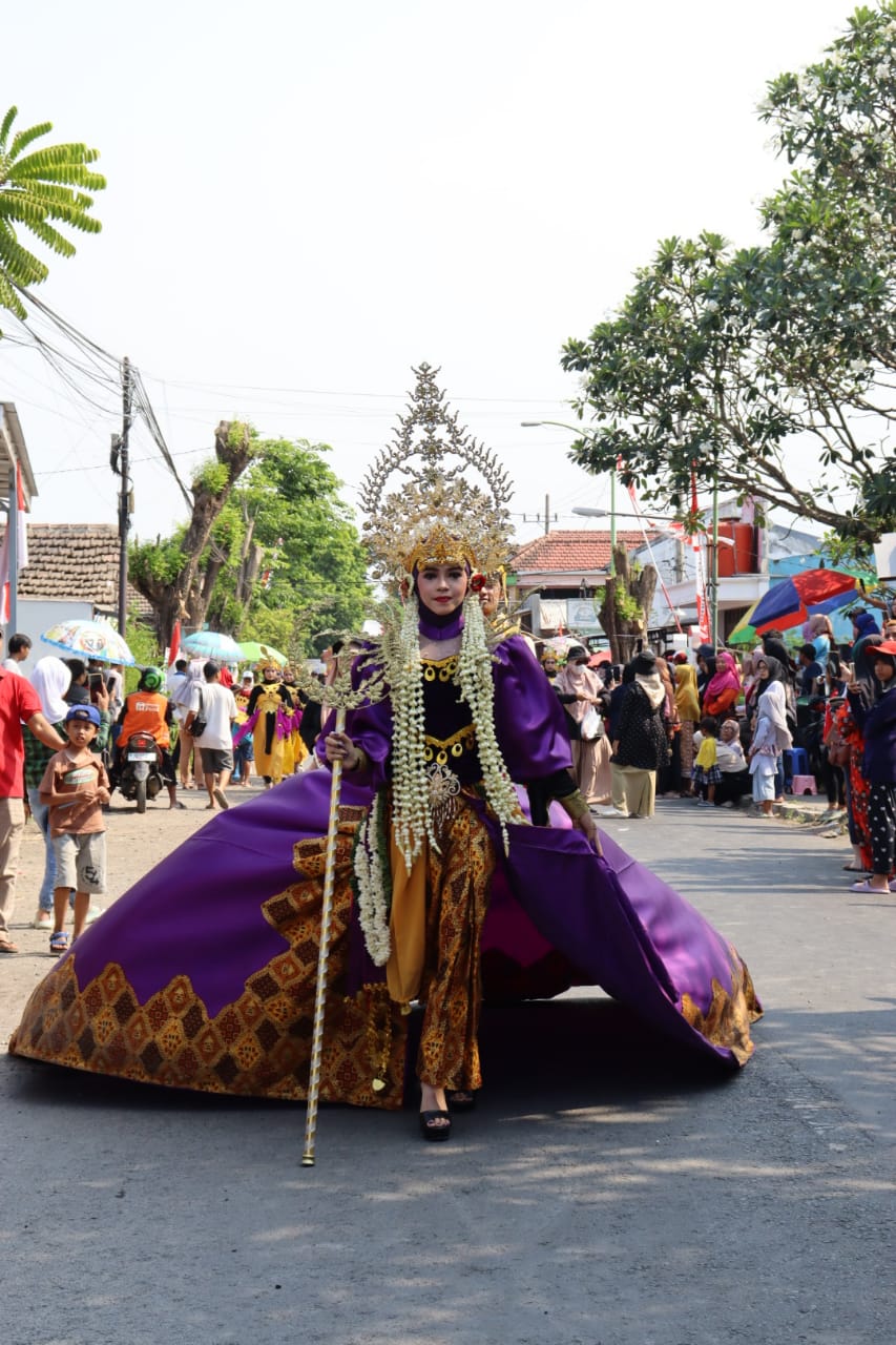 Merdeka dalam Keberagaman, Toleransi dalam Perbedaan, Wujudkan Moderasi Beragama, MTsN 1 Pasuruan Sabet Juara 1 Kalirejo Festival Karnaval