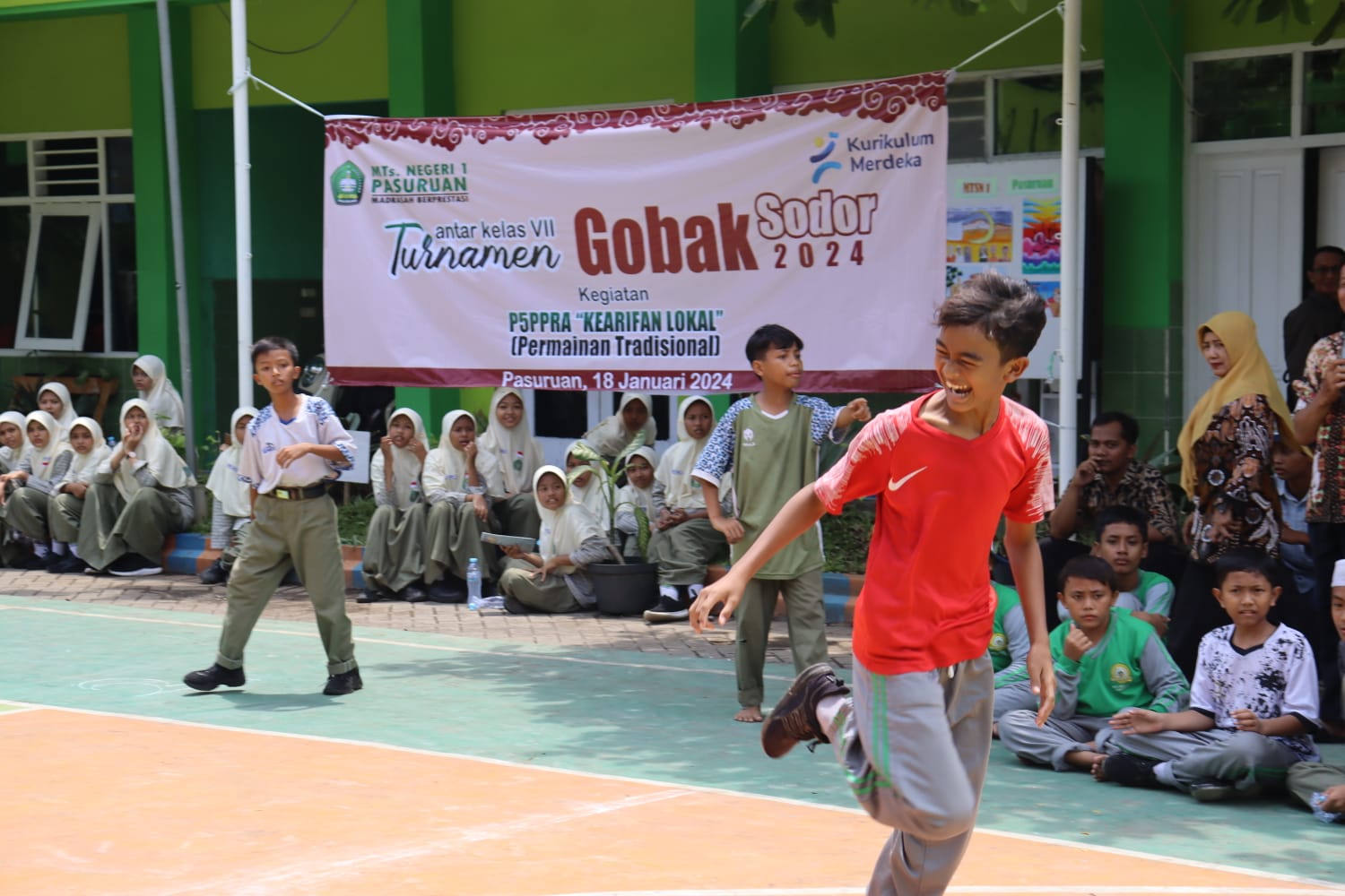Lestarikan Kearifan Budaya Lokal Sebagai Implementasi P5PPRA, MTsN 1 Pasuruan Gelar Tournament Gobak Sodor