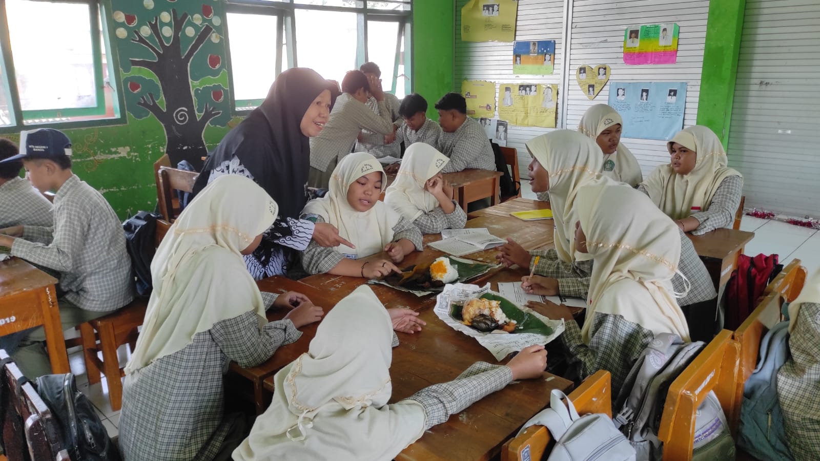 Mengangkat Kearifan Lokal,  Masakan Khas Bangil Nasi Punel Jadi Topik Pembelajaran P5PPRA MTsN 1 Pasuruan