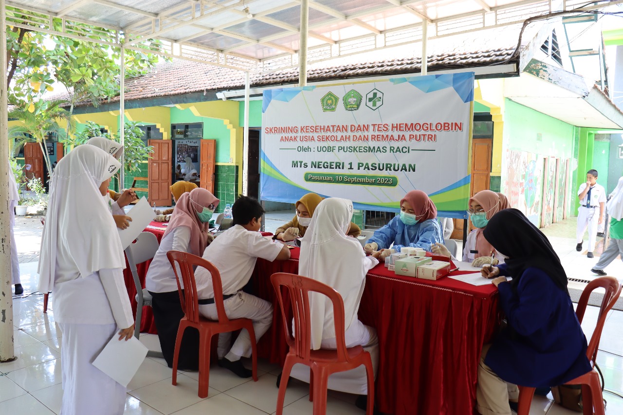 Menuju Madrasah Sehat, Siswa -siswi  MTsN 1 Pasuruan Ikuti Screening Kesehatan dan Penyuluhan