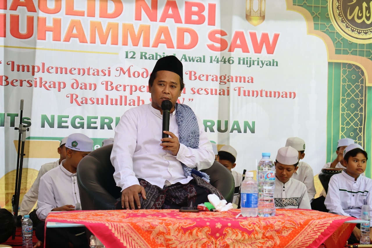 MTsN 1 Pasuruan Gelar Peringatan Maulid Nabi Muhammad SAW, Bertajuk Implementasi Moderasi beragama dalam bersikap dan berperilaku sesuai tuntunan Rosulullah SAW,