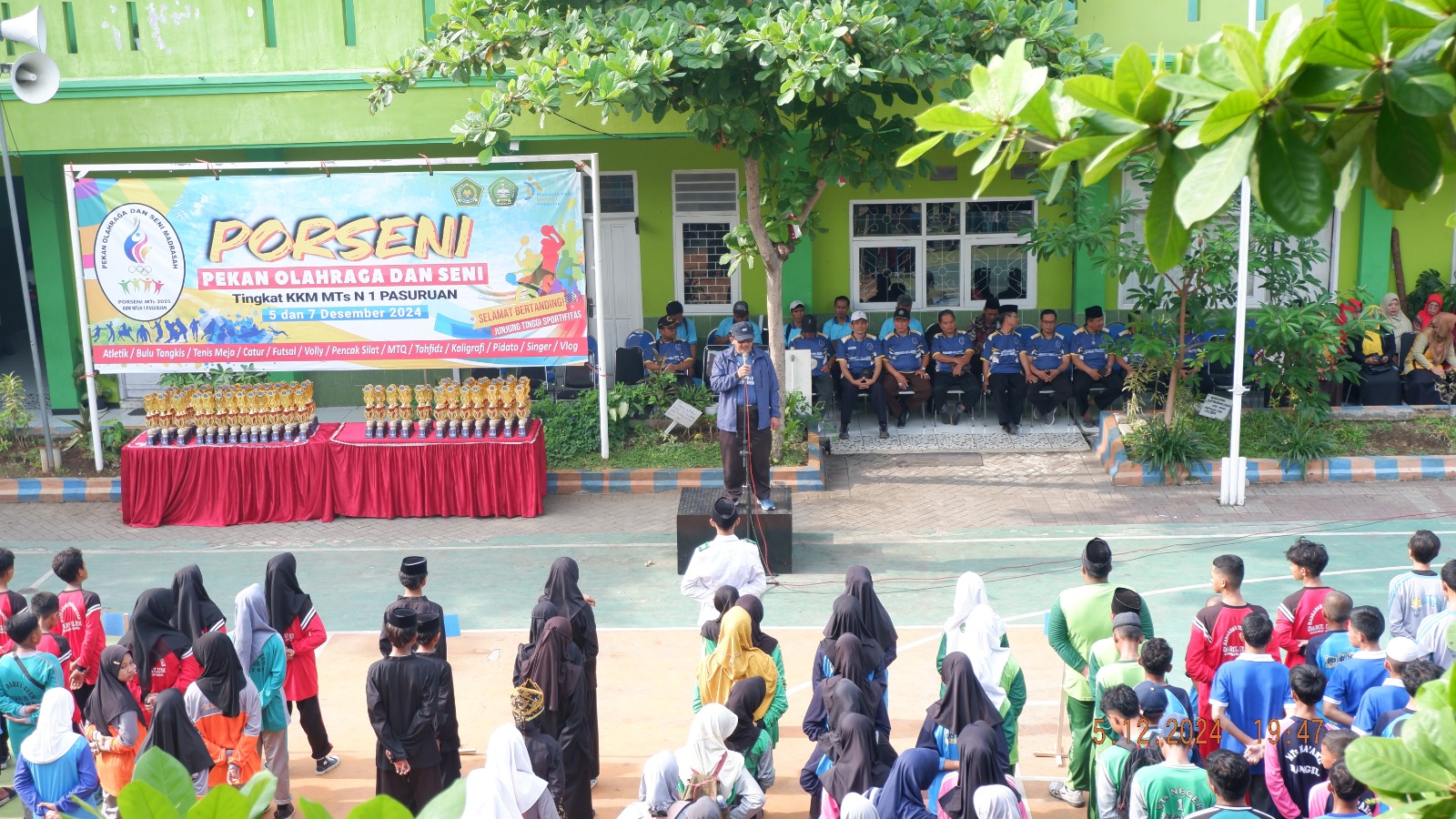 Buka Porseni Tk. KKM MTsN 1 Pasuruan, Ketua KKM pesankan Jaga Sportivitas dan Kekompakan