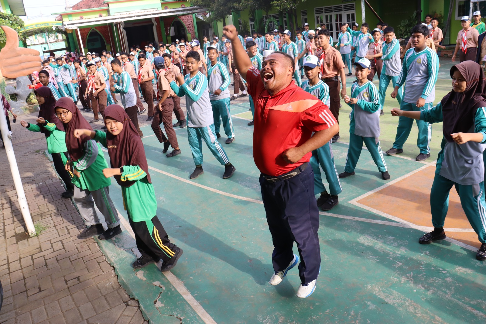 Wujudkan Generasi Sehat dan Kuat, MTsN 1 Gelar Event Jumat Sehat