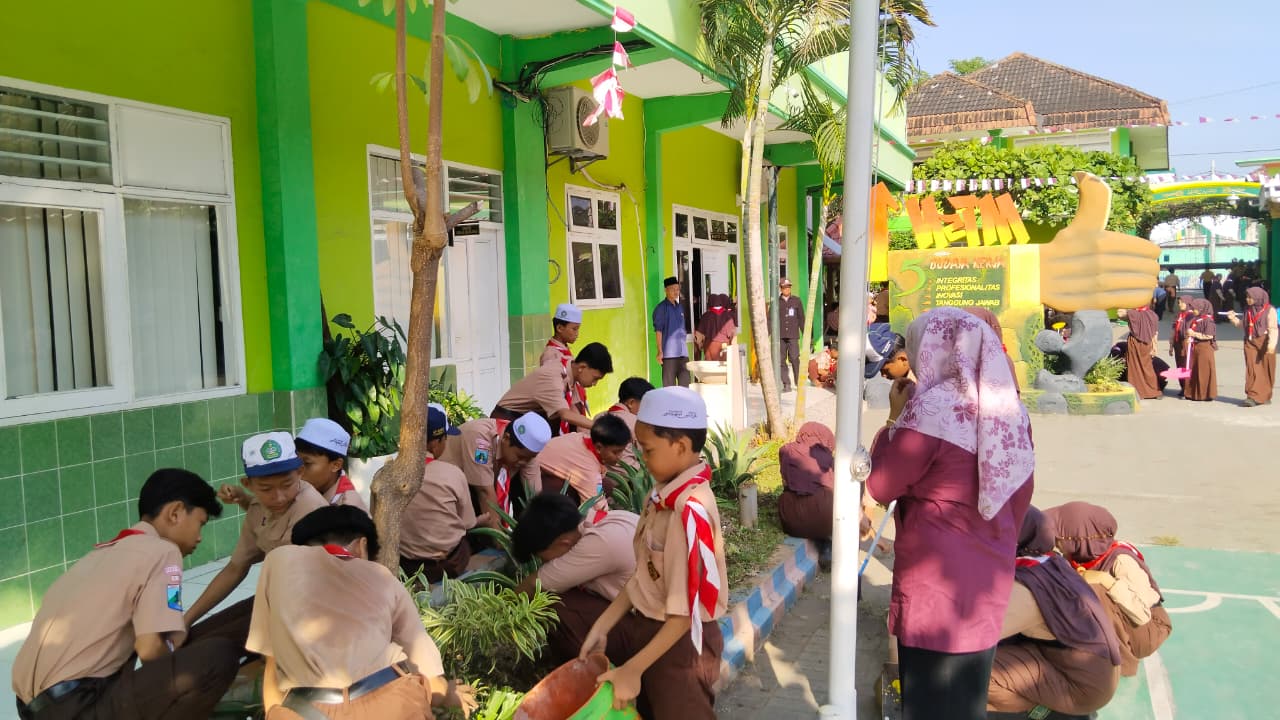 Mengintegrasikan Kerja Bakti dalam Program MRA: Menciptakan Lingkungan Inklusif dan Peduli