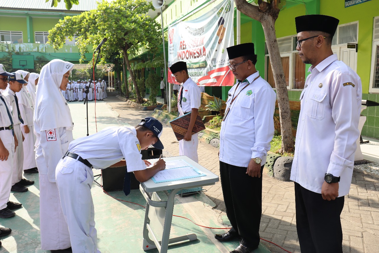 Estafet Kepemimpinan Berlanjut: Pengurus OSIM Masa Bakti 2025-2026 MTsN 1 Pasuruan Resmi Dilantik