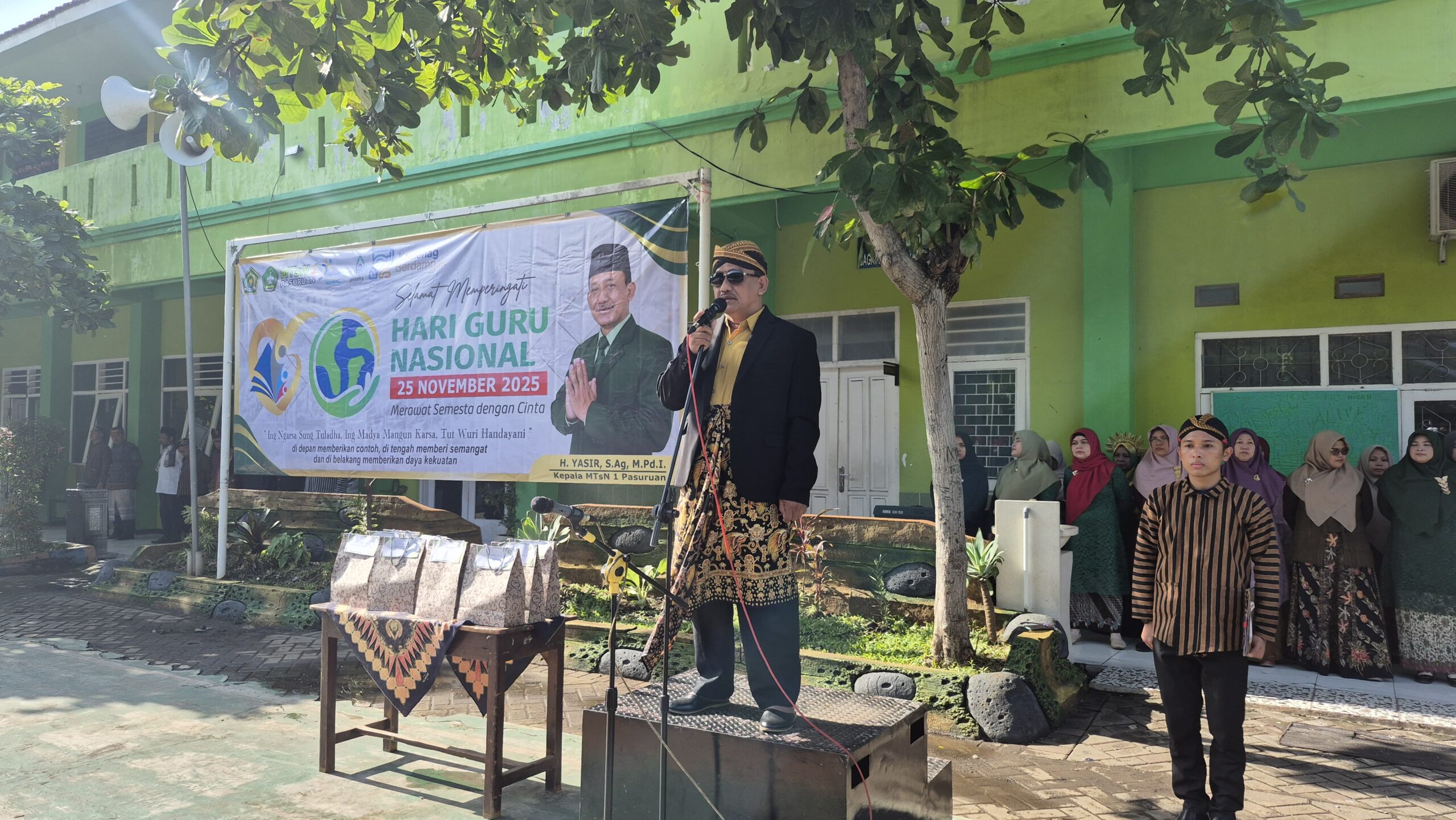 Pesan Mendalam Kepala MTsN 1 Pasuruan: Kunci Keberkahan Ilmu Ada pada Adab dan Sikap 'Tawadhu' terhadap Guru