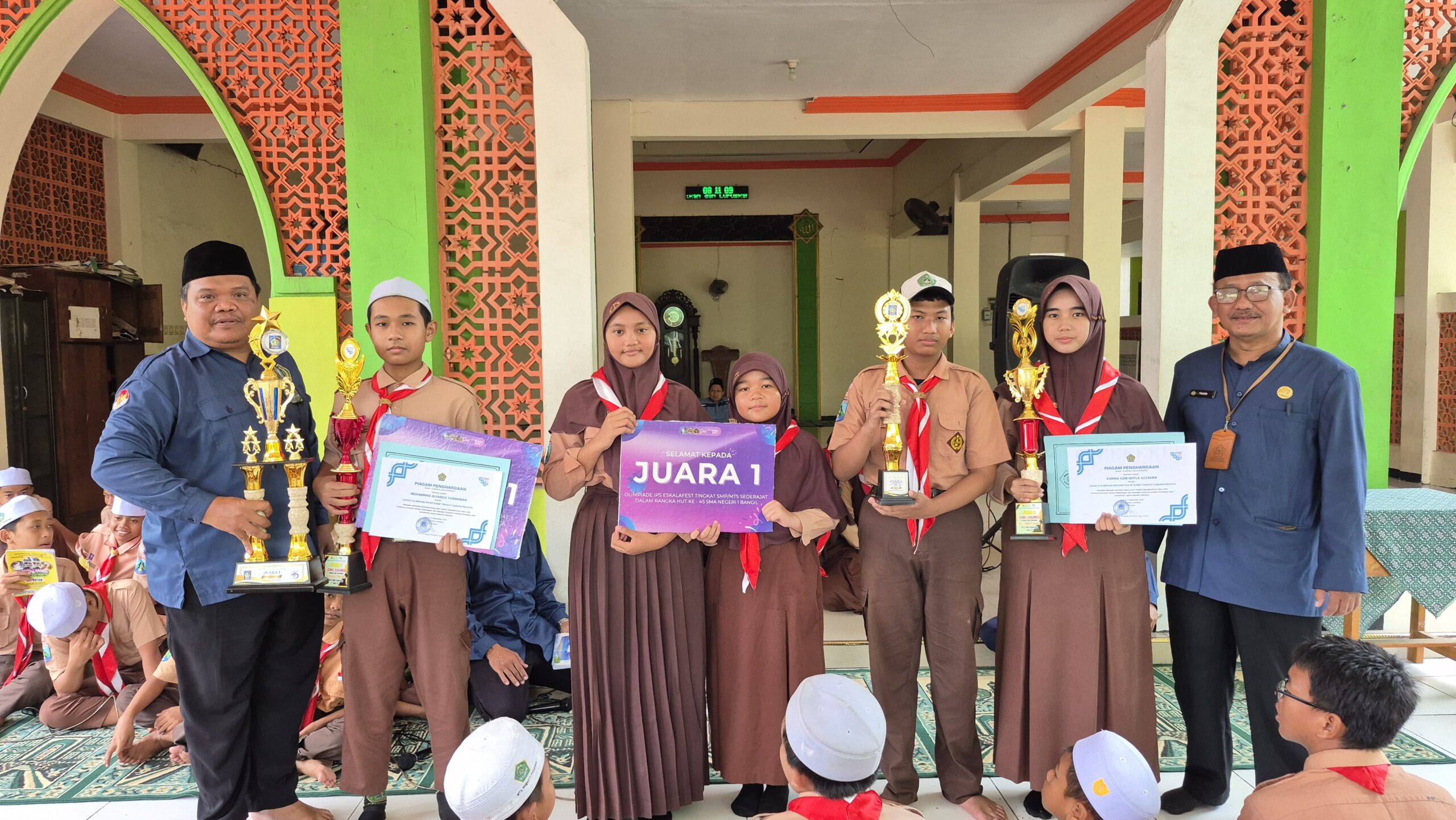 Jumat Berkah Bertabur Prestasi di MTsN 1 Pasuruan