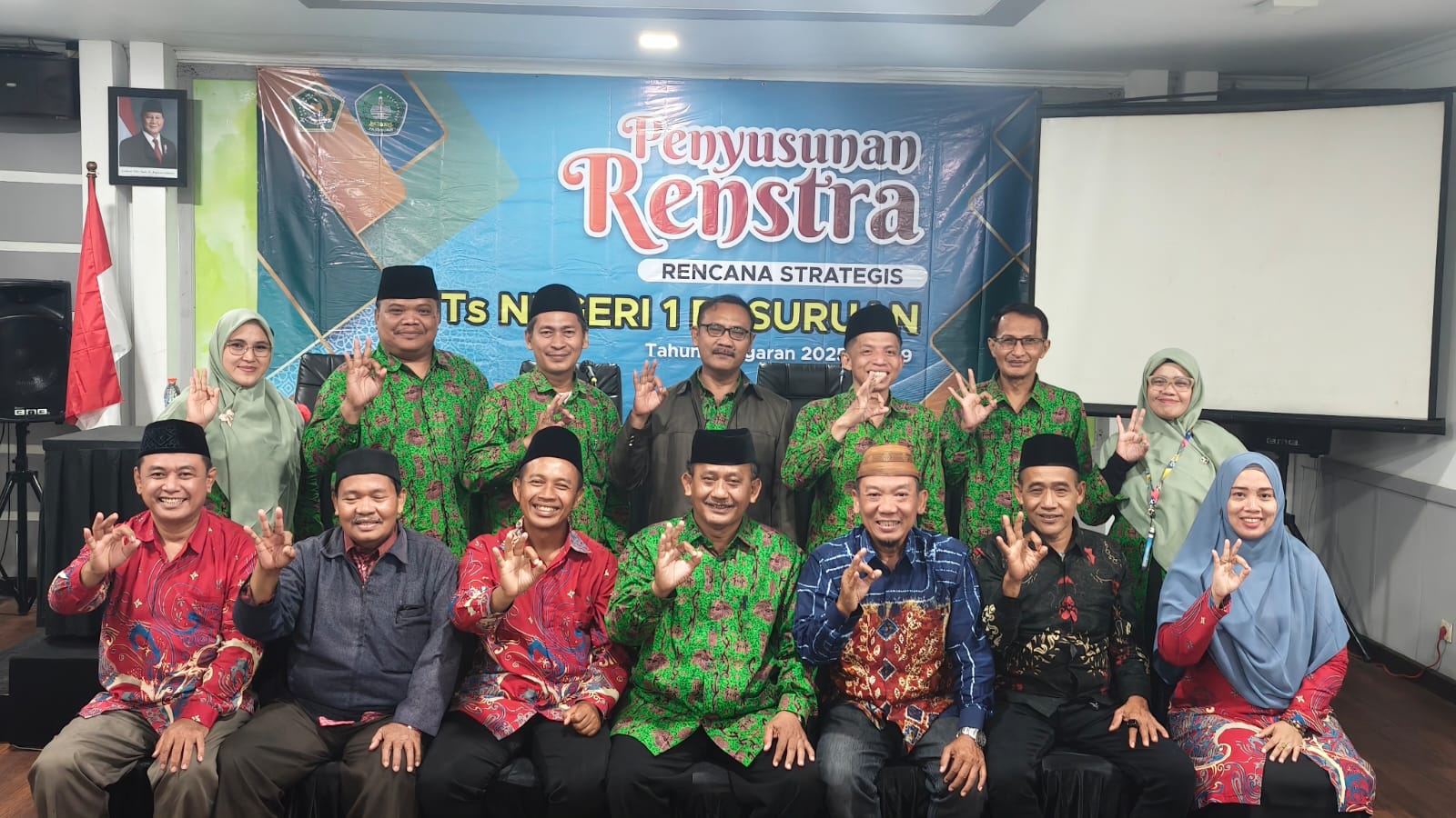 SINERGI MEMBANGUN MUTU, MTSN 1 PASURUAN SUSUN RENSTRA DI TRAWAS