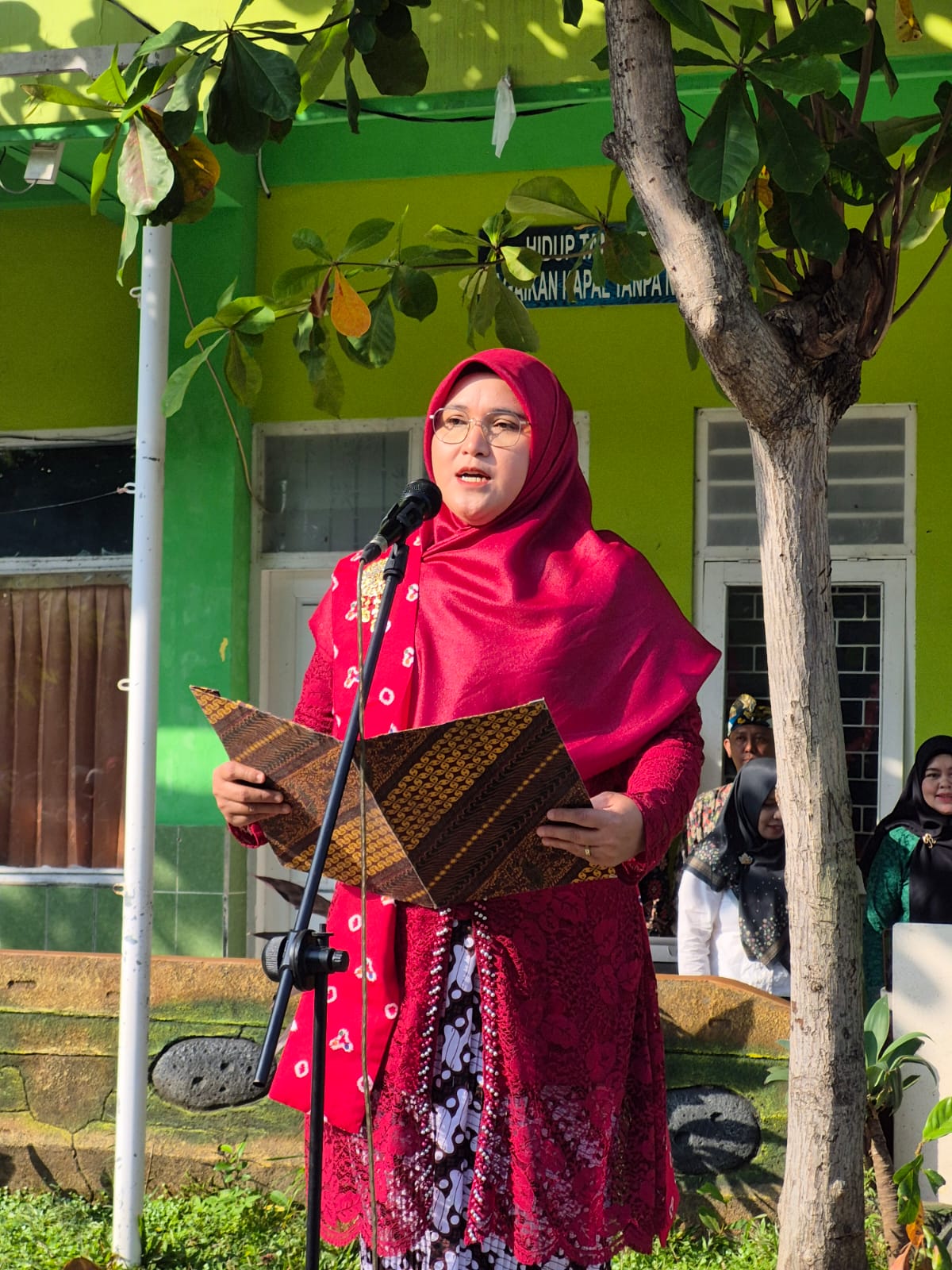 MTsN 1 Pasuruan Gelar Upacara Hari Kartini 2026 yang Khidmat dengan Sentuhan Budaya