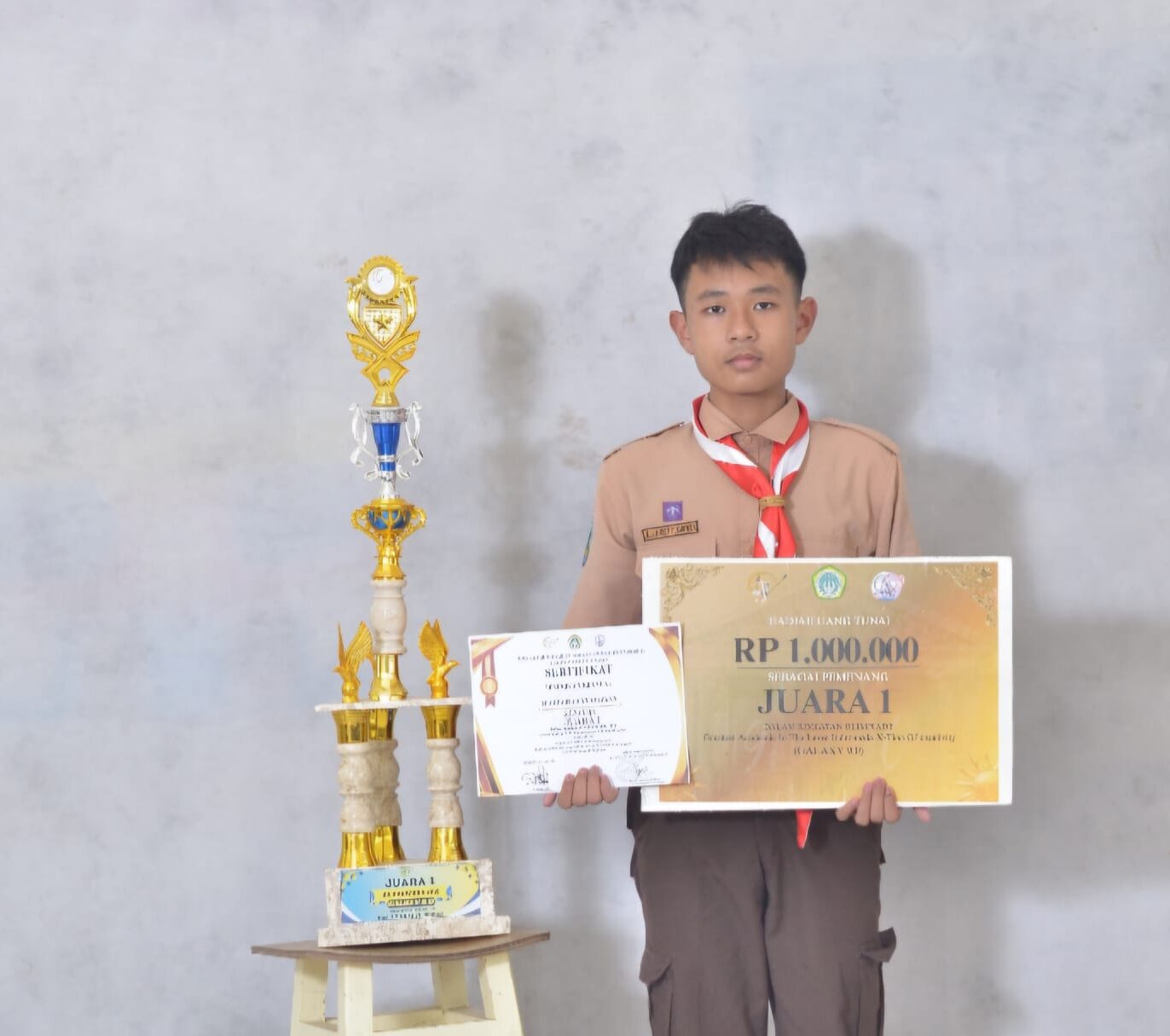 Siswa MTsN 1 Pasuruan Raih Juara I Olimpiade IPS Tingkat Provinsi di Amanatul Ummah