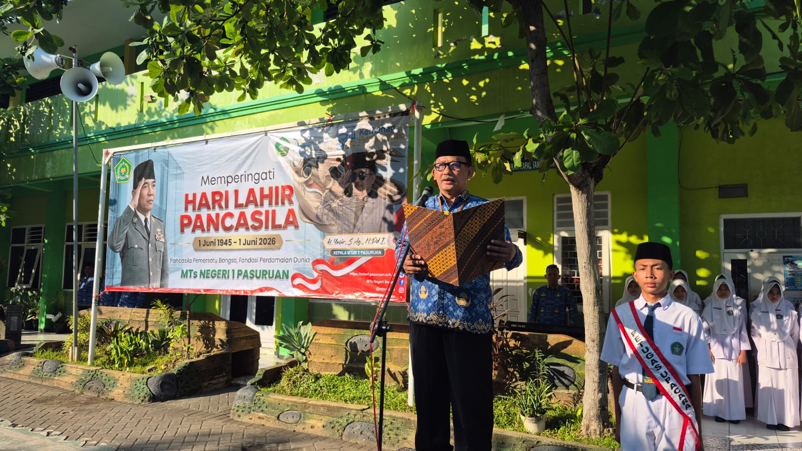 Hari Lahir Pancasila di MTsN 1 Pasuruan: Menanamkan Ideologi Hidup pada Generasi Muda