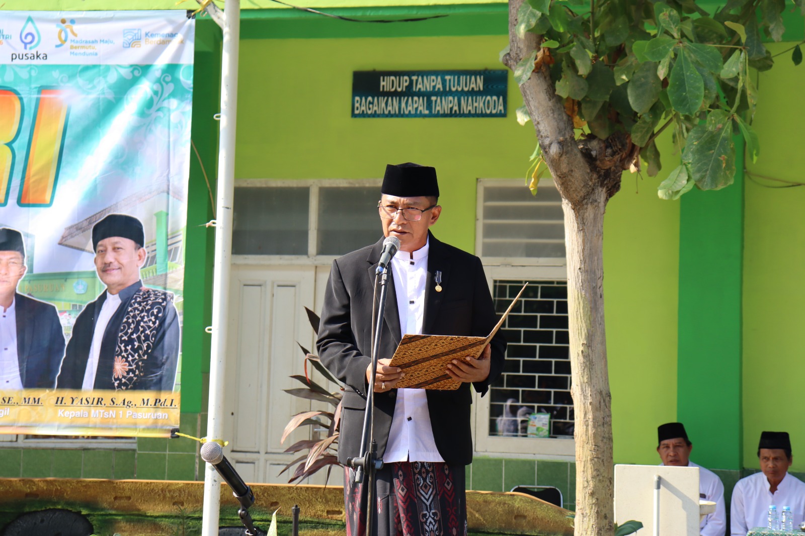 Sinergi Kuat, MTsN 1 Pasuruan dan Kecamatan Bangil Sukses Gelar Upacara Hari Santri Nasional 2026