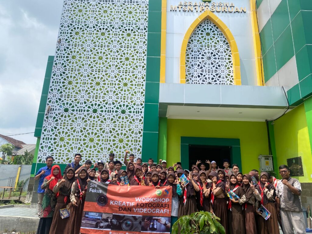 Mengasah Skill Fotografi Bagi Generasi Milenial, Siswa MTsN 1 Pasuruan Ikuti Workshop Kreatif Fotografi