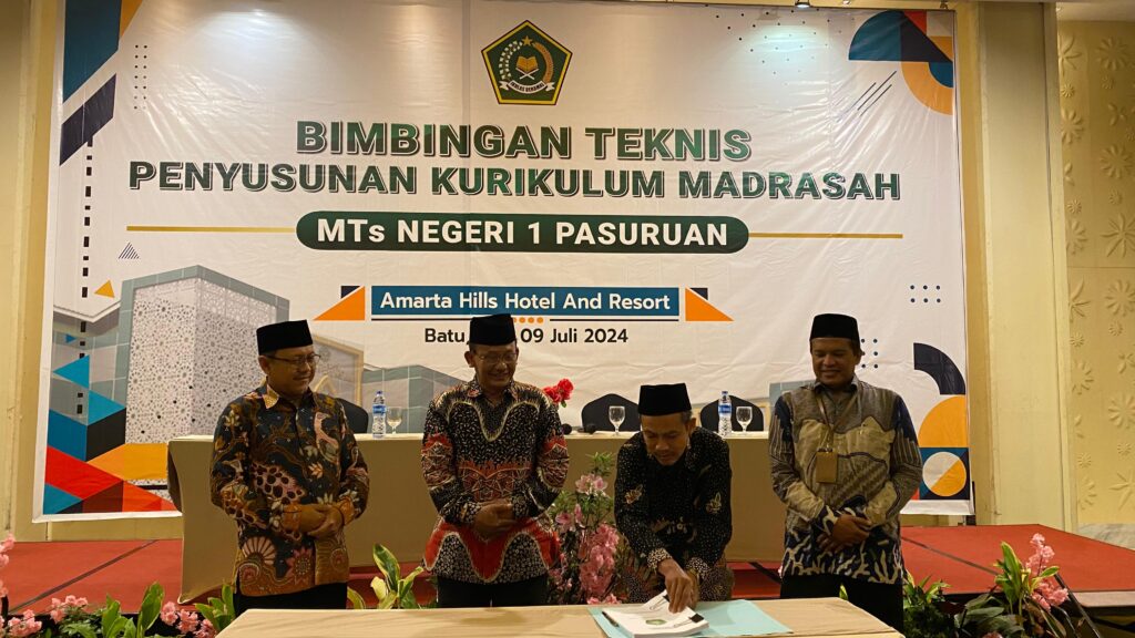 Bimtek Penyusunan Kurikulum Madrasah, Kepala Kemenag  Tekankan Core Value ASN Berakhlak