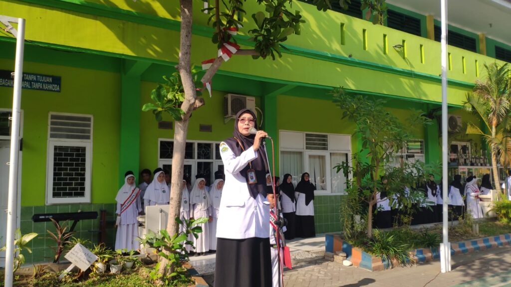 Upacara Bendera Hari Senin, 14 Oktober 2024 Pembina : Siti Hajar Mashunah, S.Pd., M.Pd.