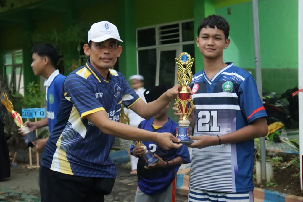 MTsN 1 Pasuruan Raih Juara Umum Diajang Porseni Tk. KKM