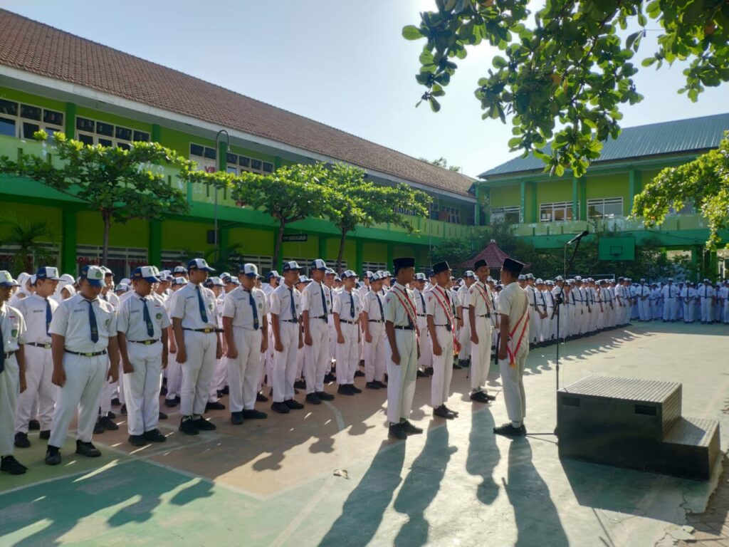 Menuju Generasi Emas: MTsN 1 Pasuruan Tanamkan ‘Panca Cinta’ dalam Pembelajaran MTsN 1 Pasuruan Tanamkan 'Panca Cinta' dalam Pembelajaran