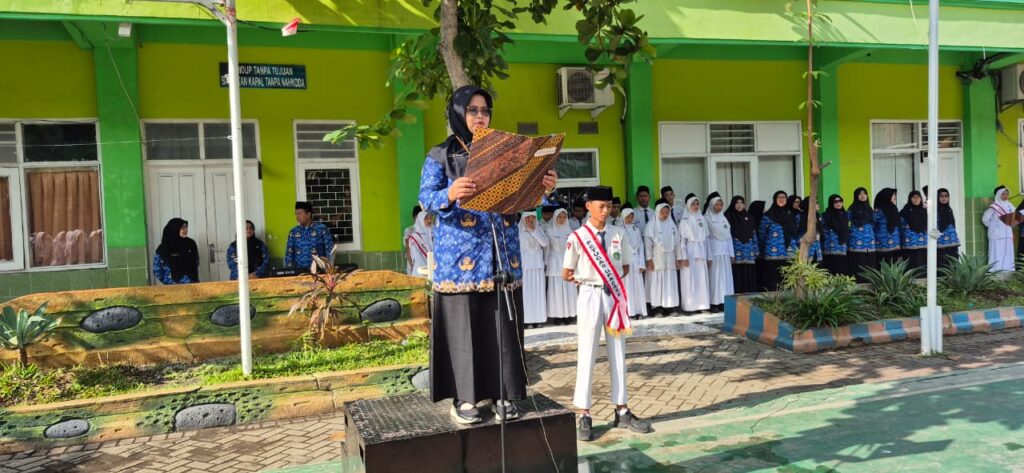 Gelar Upacara Hari Sumpah Pemuda : dari Madrasah, Kibarkan Semangat Sumpah Pemuda